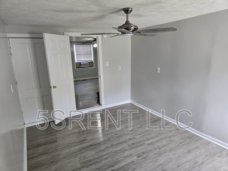 236 S Mary Ellen St unit A – photo 2