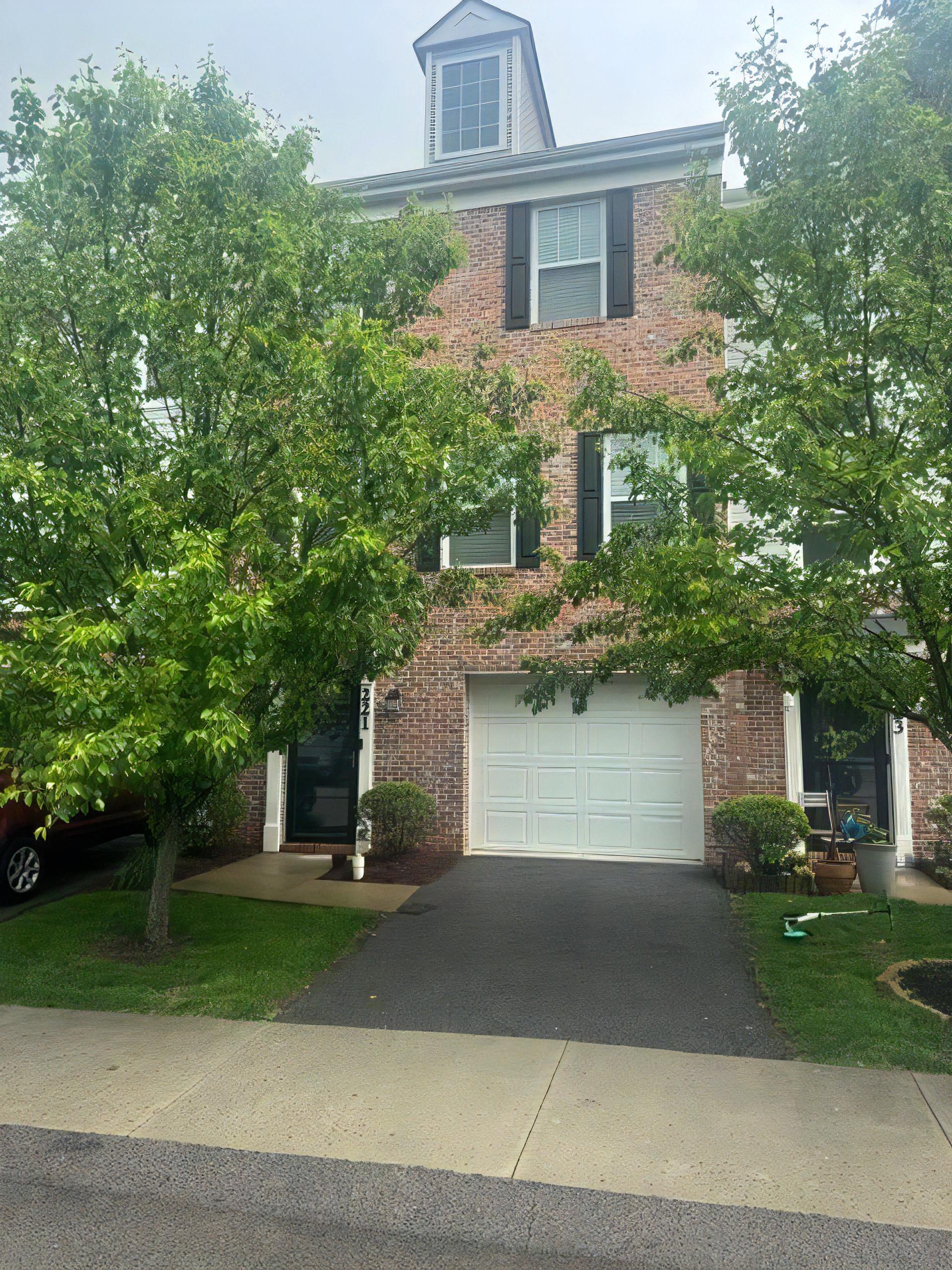 221 Faulk Dr – photo 1