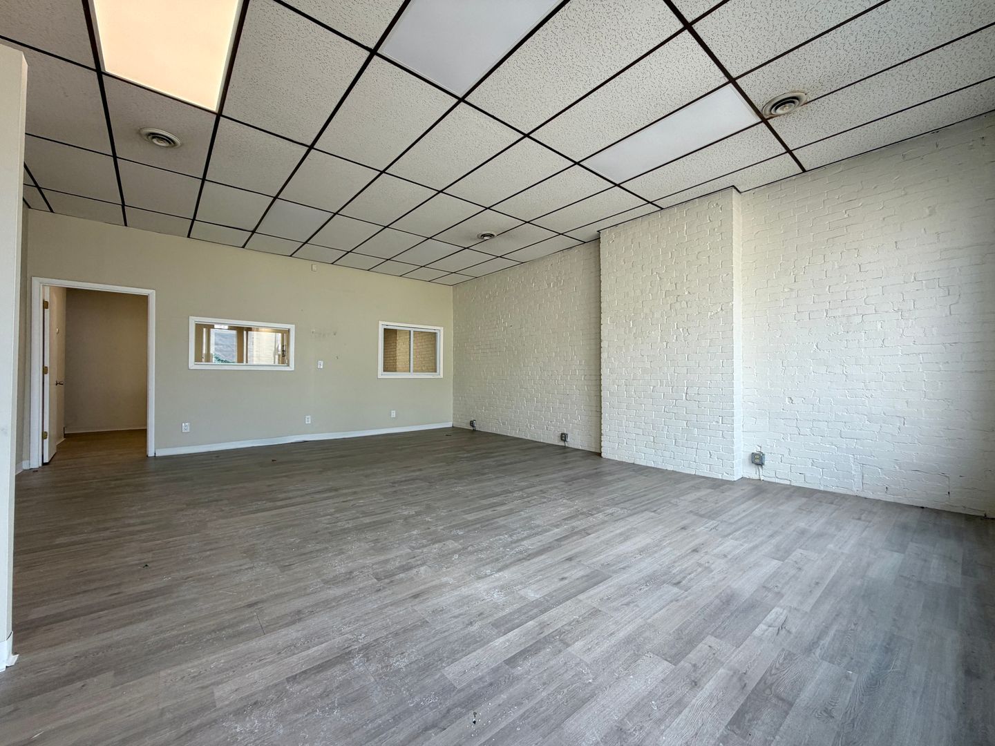 3528 Boulevard of the Allies unit 3528 – photo 1