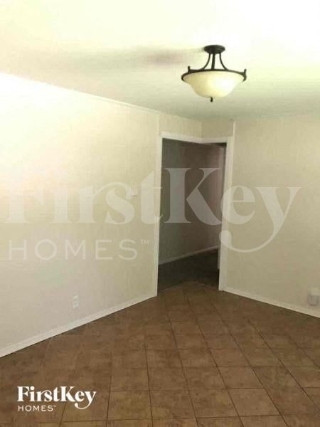 1605 Seminole Ln – photo 3