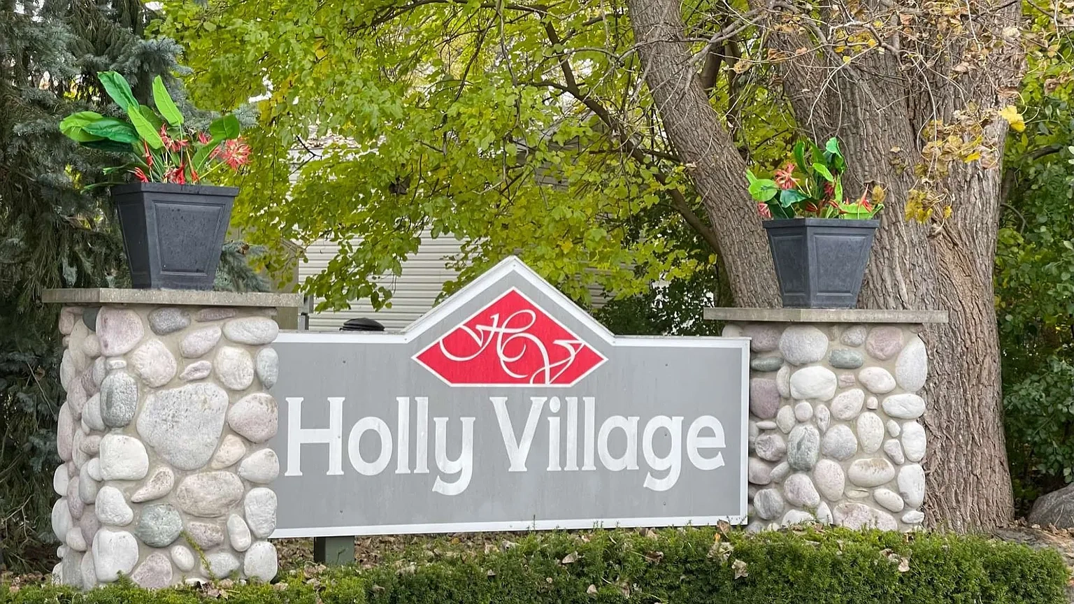 Hawaiian Gardens/Holly Village – photo 5