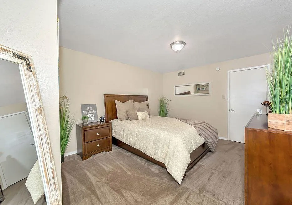Rivercrest – photo 1