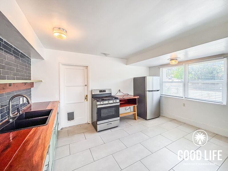 6074 Rock St – photo 5