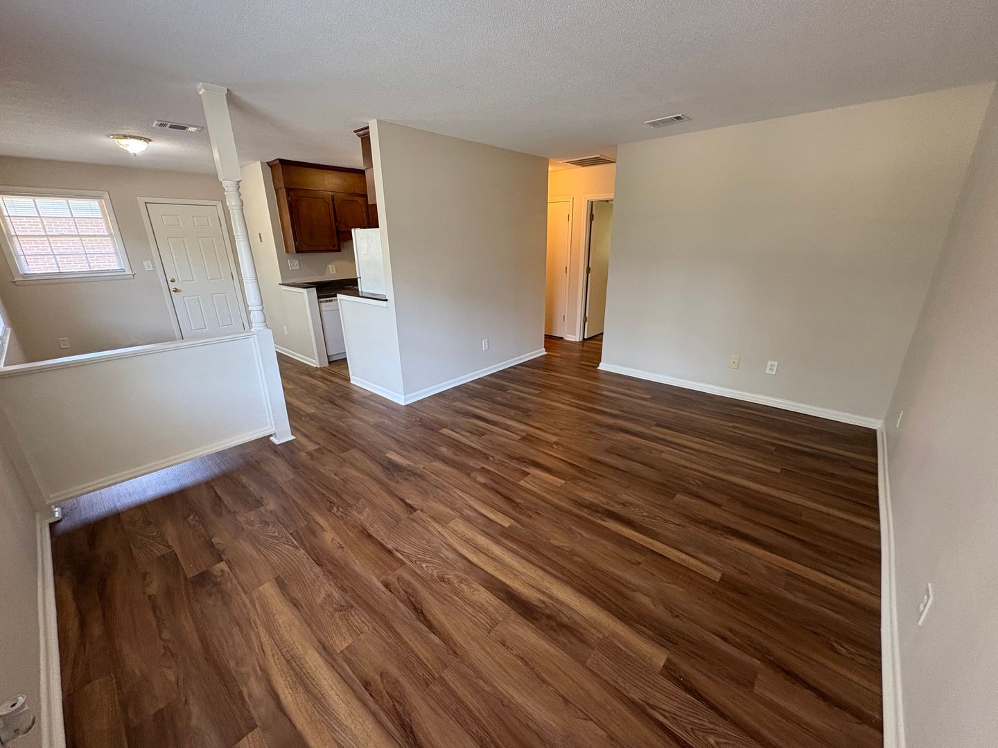 728 Montclair Dr – photo 2