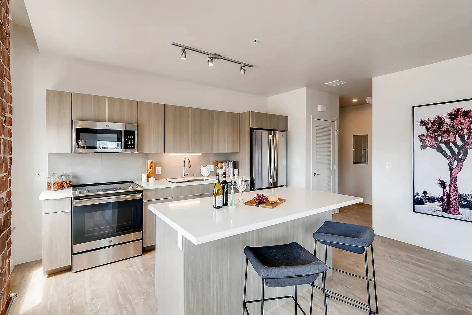 Arrive 625 Broadway – photo 2