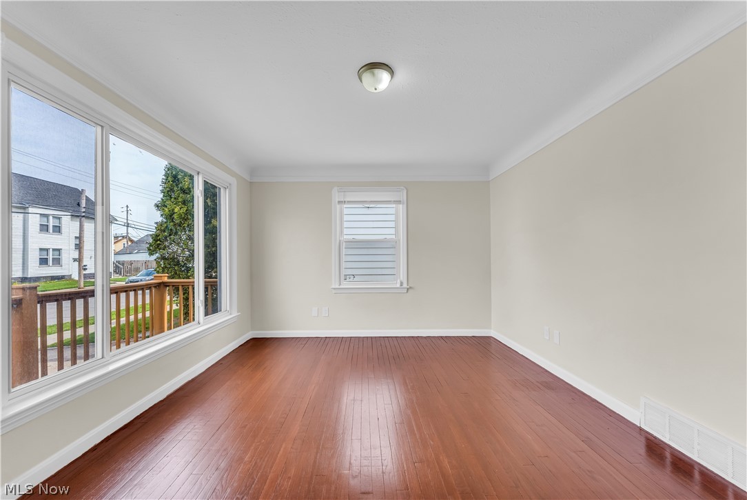 10518 Langton Ave – photo 4