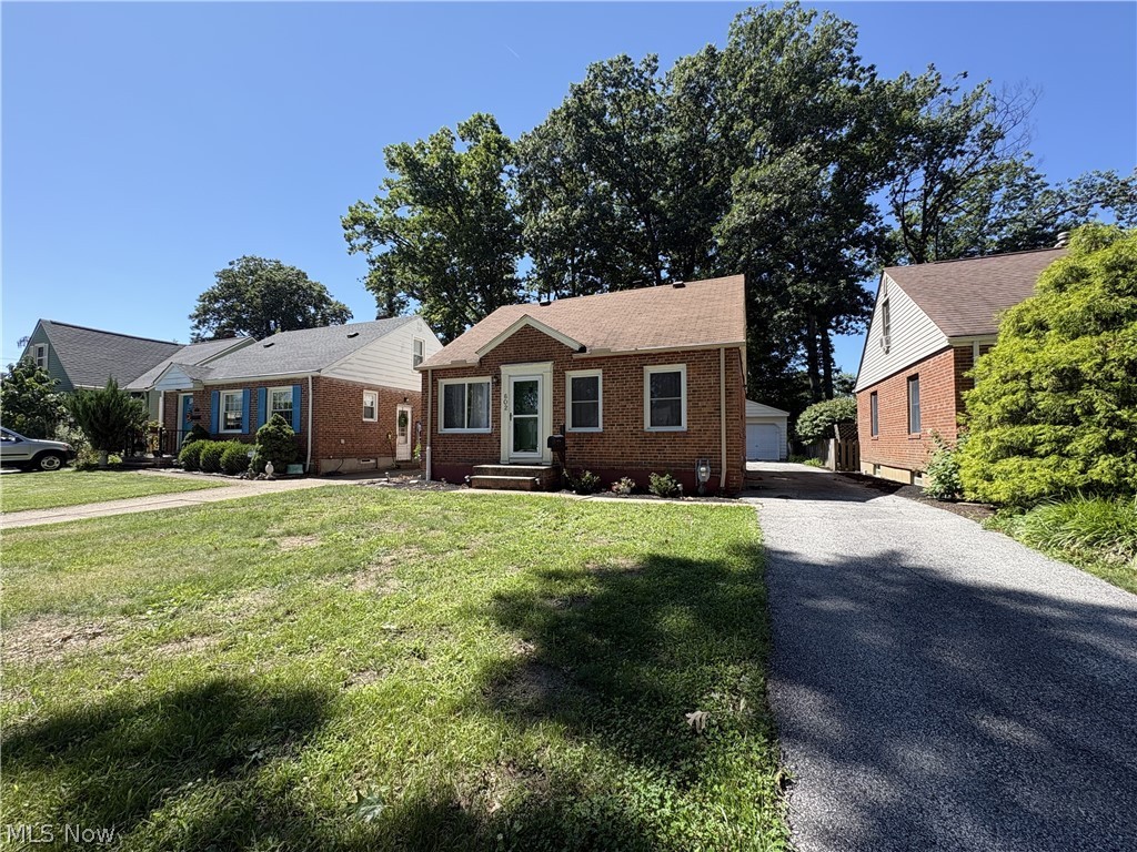 602 Huntmere Dr – photo 2
