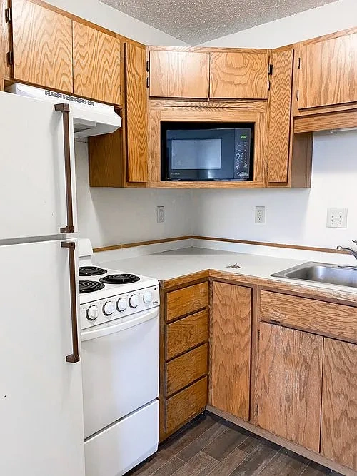 Erickson Apartments – photo 5
