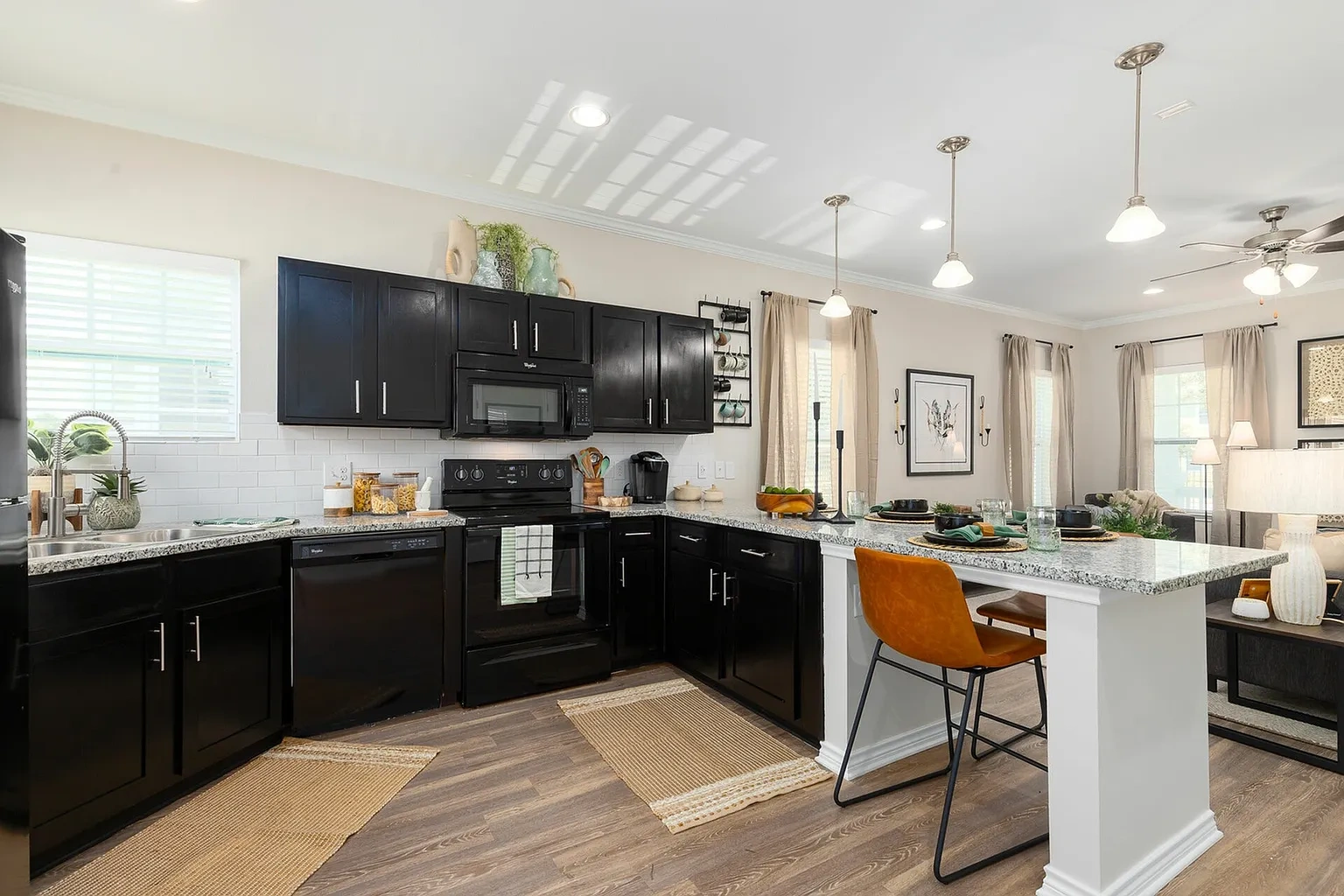 Seaglass Apartments & Townhomes – photo 5