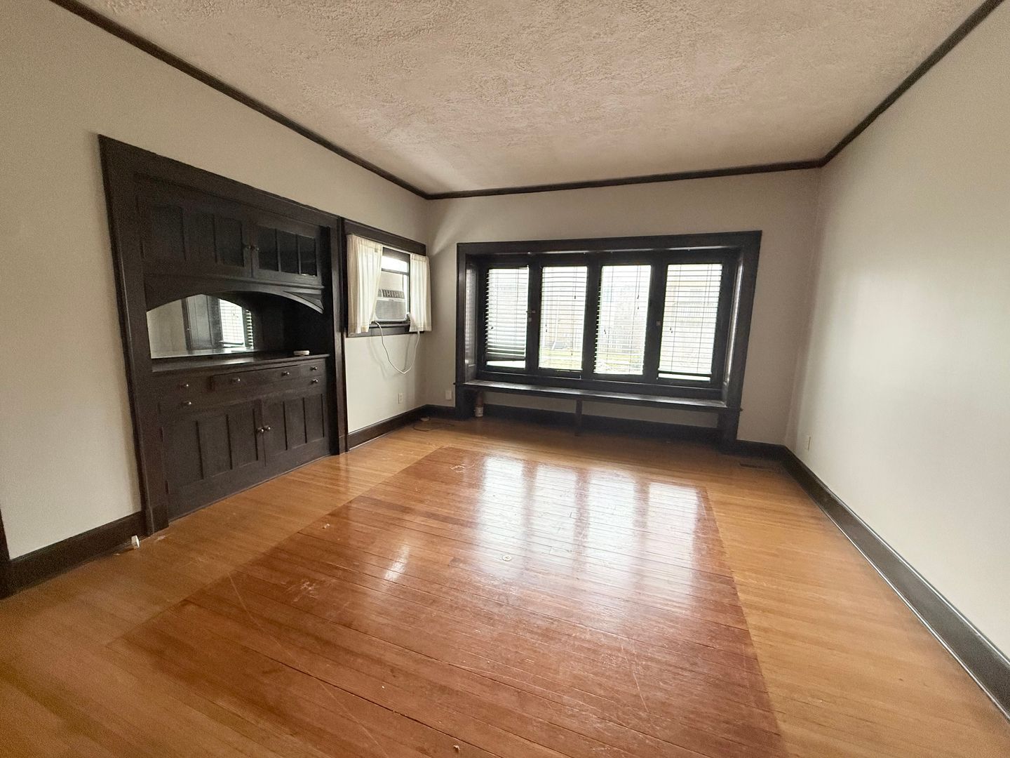 522 E Chestnut St unit Unit 1 – photo 3