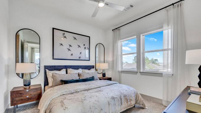 1021 W 20th St – photo 4