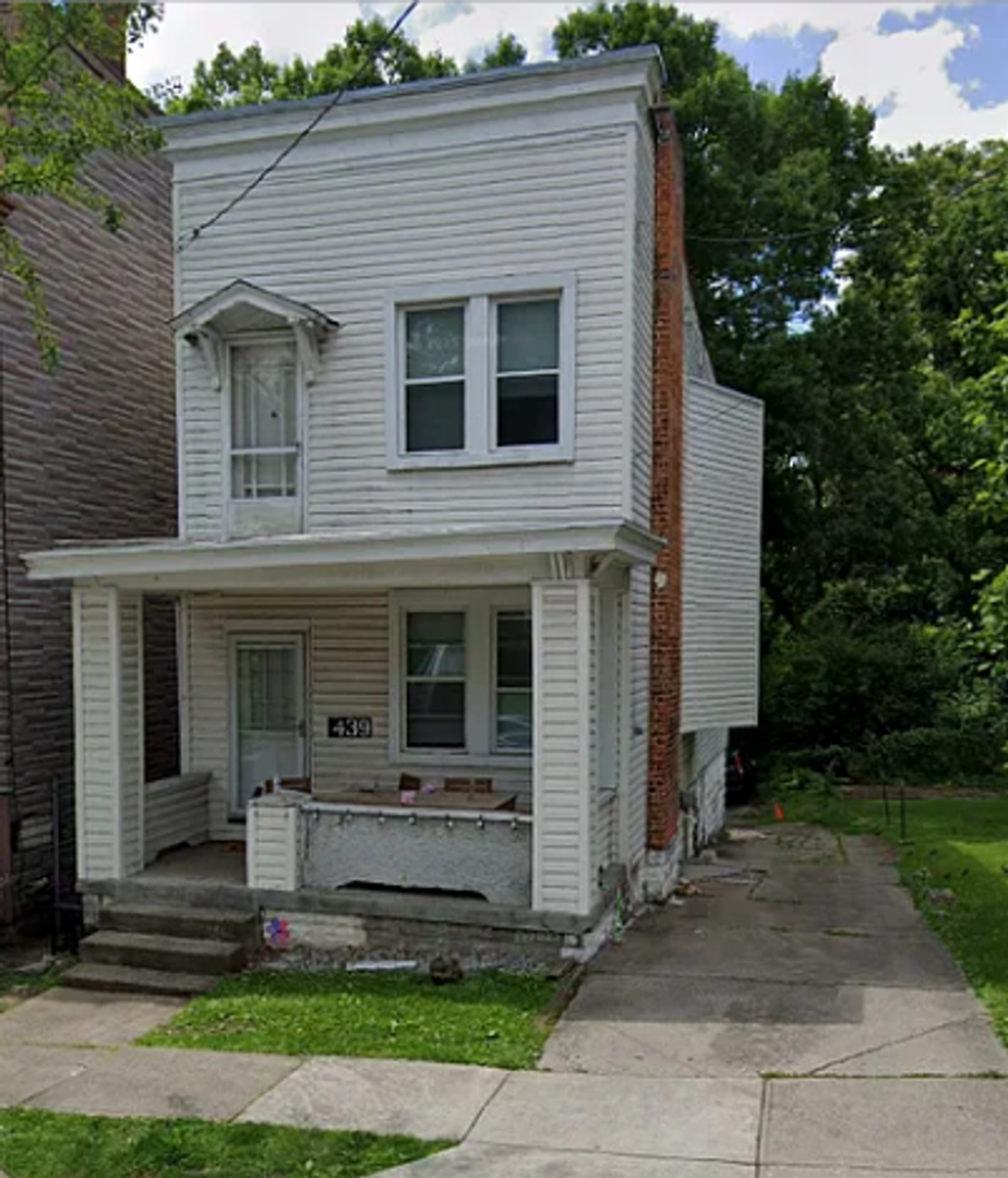 439 Warner St unit 1 – photo 1