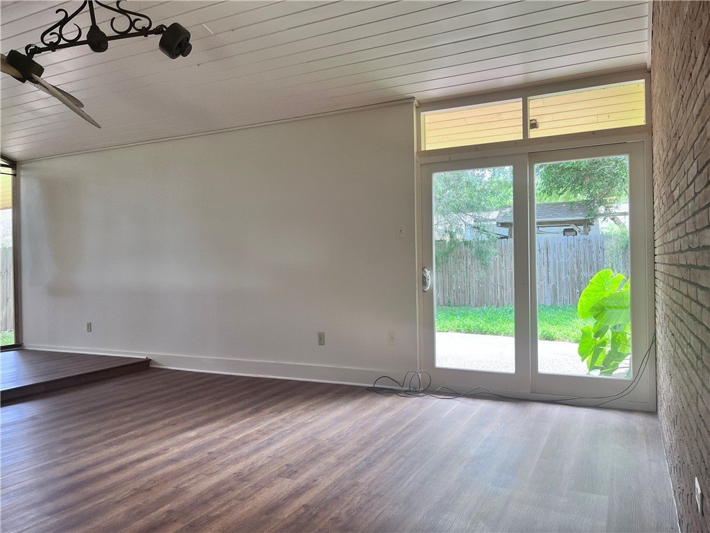 114 Janin Cir E – photo 5