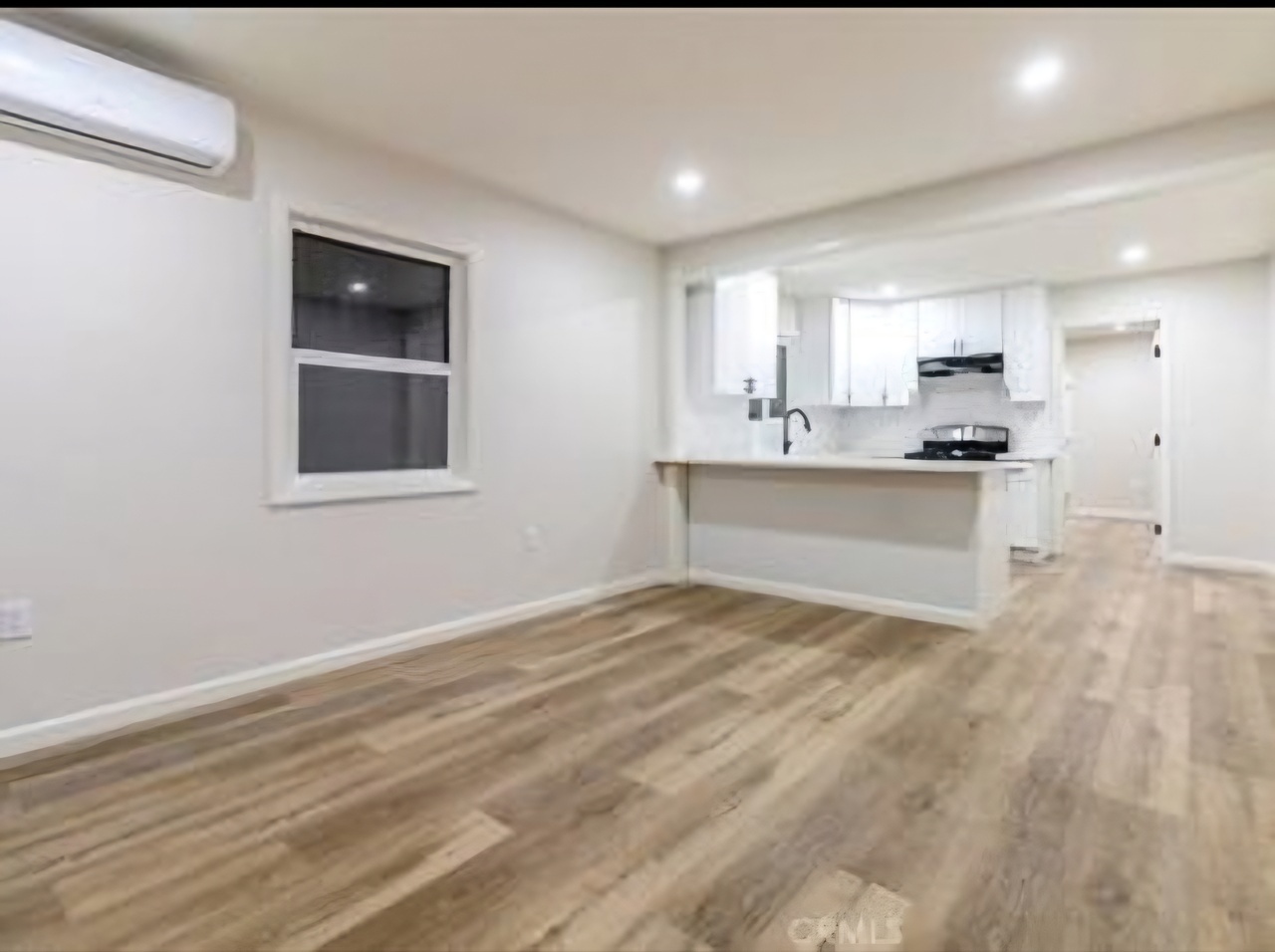 9168 Cypress Ave unit B – photo 4