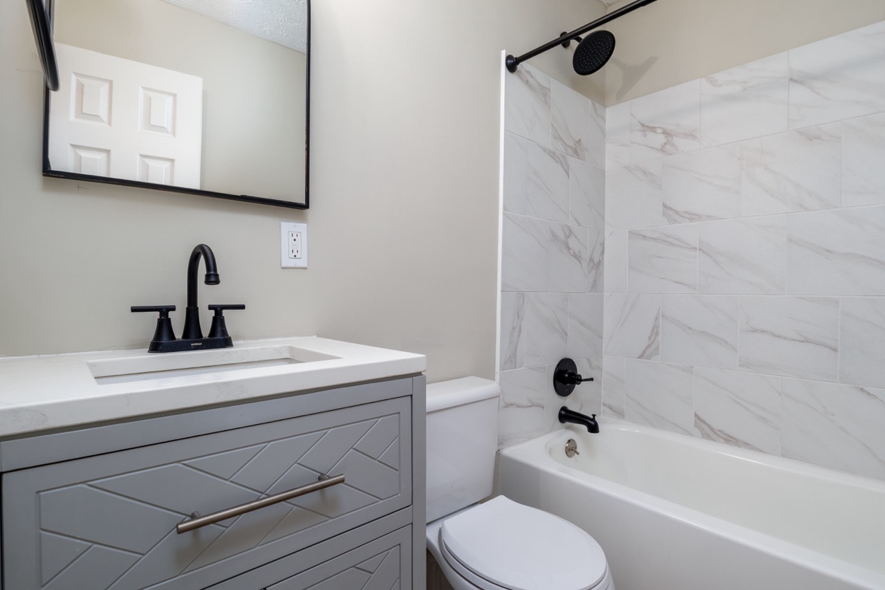 13804 Rexwood Ave – photo 5