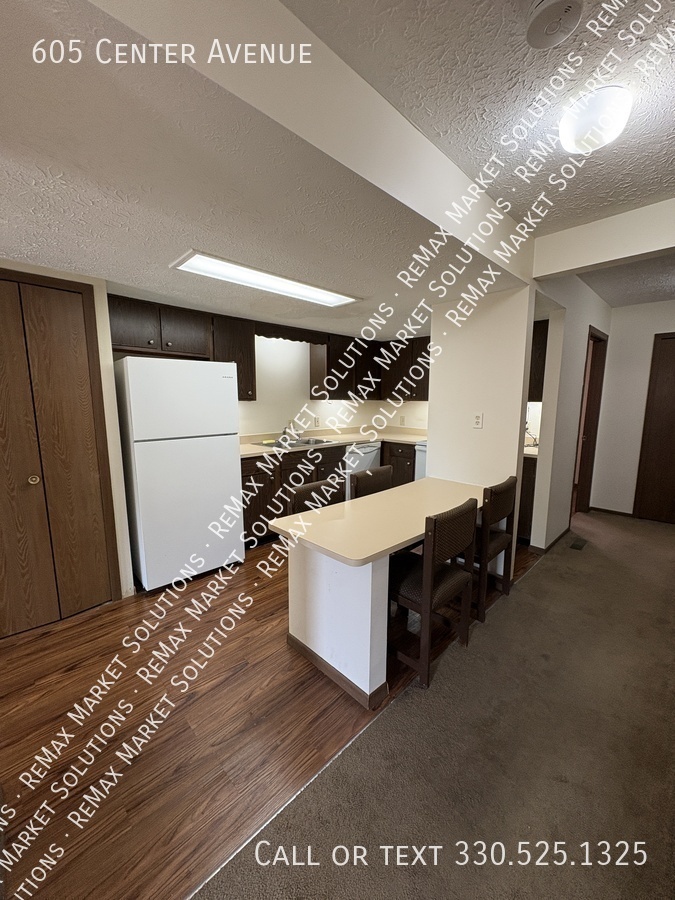 605 Center Ave – photo 4