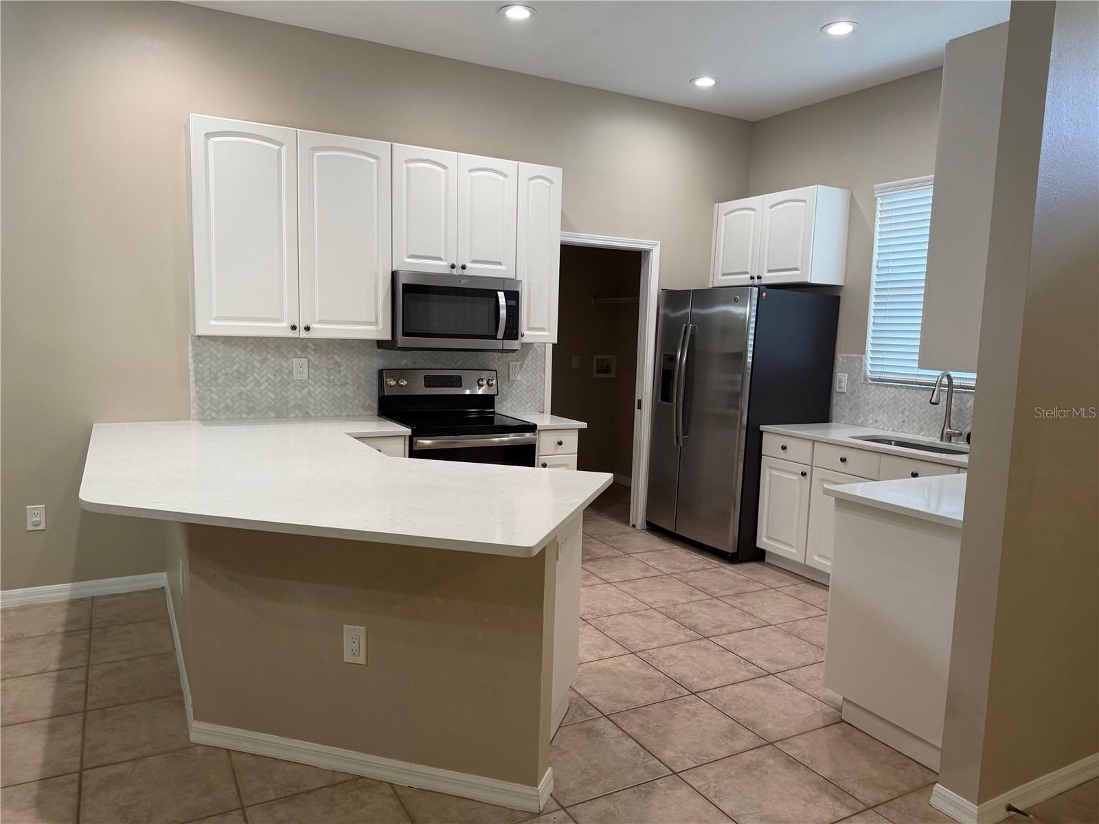 7633 Wimpole Dr – photo 4