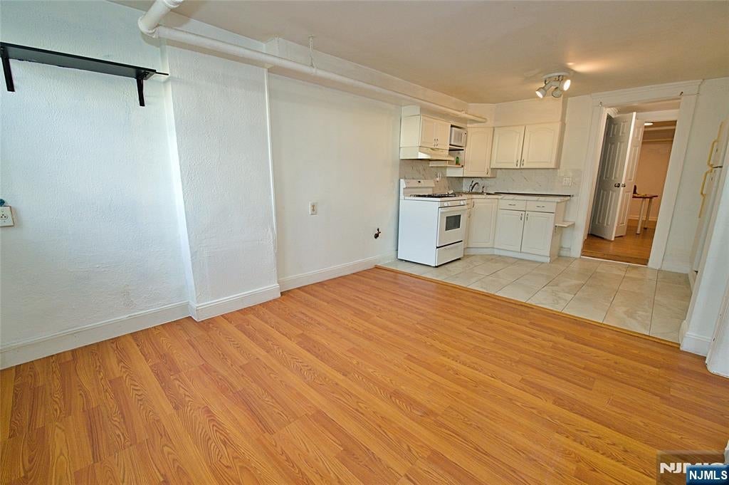 229 8th St unit REAR – photo 2