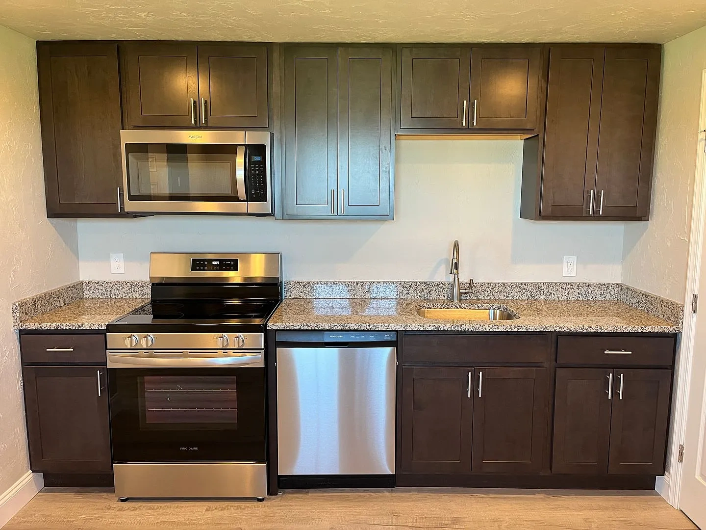 Salem Run Apartments - Phase 1 – photo 2