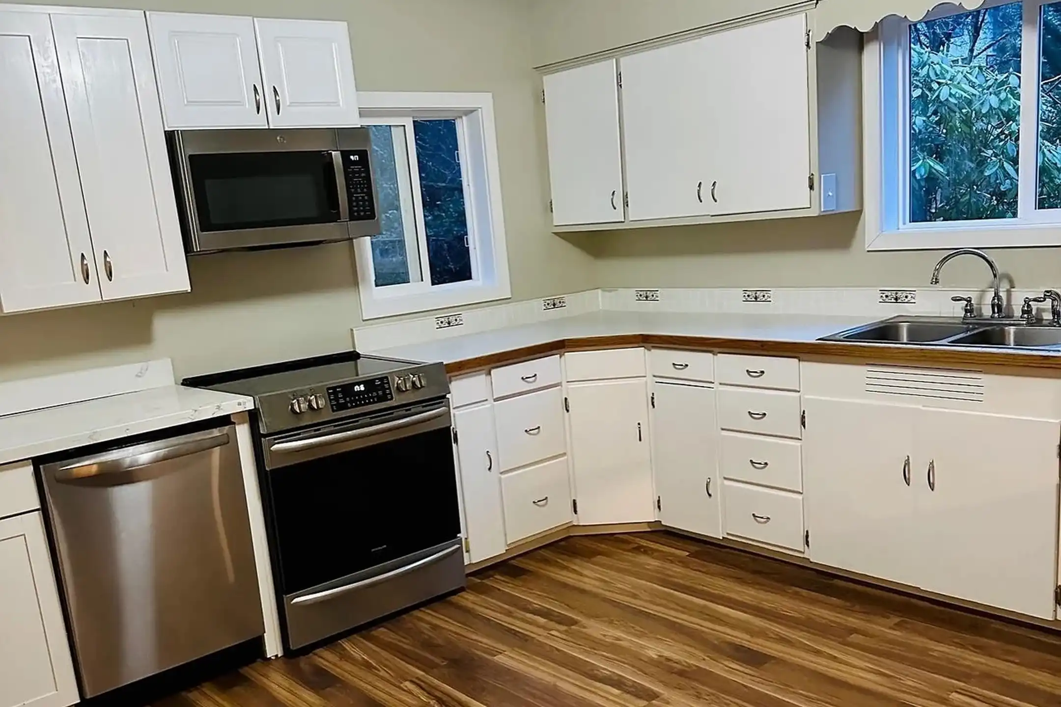 600 Wildwood Blvd SW - Issaquah, WA | Rent., image size:2160x1440