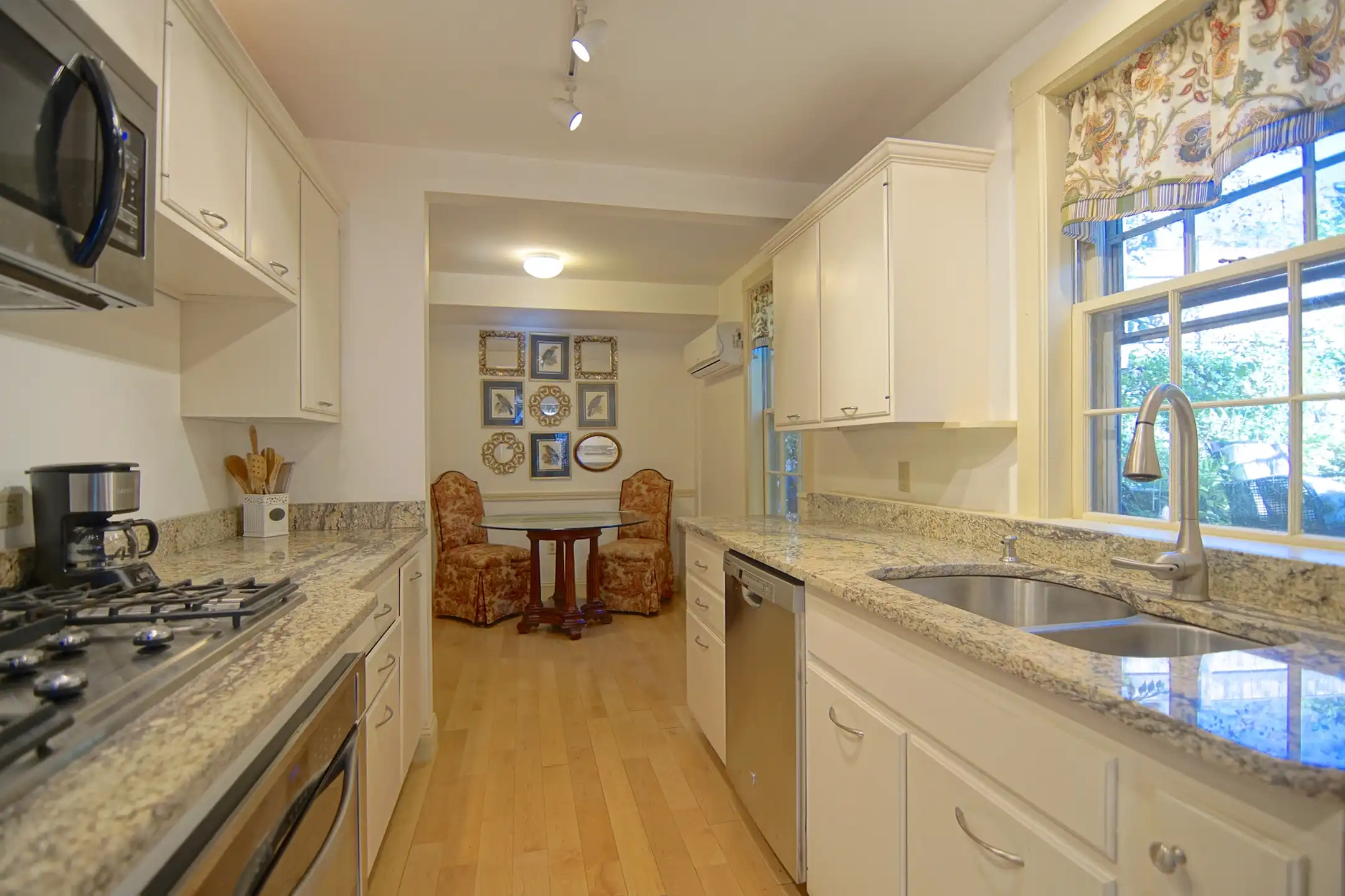 53 Austin St unit A - Portsmouth, NH | Rent.