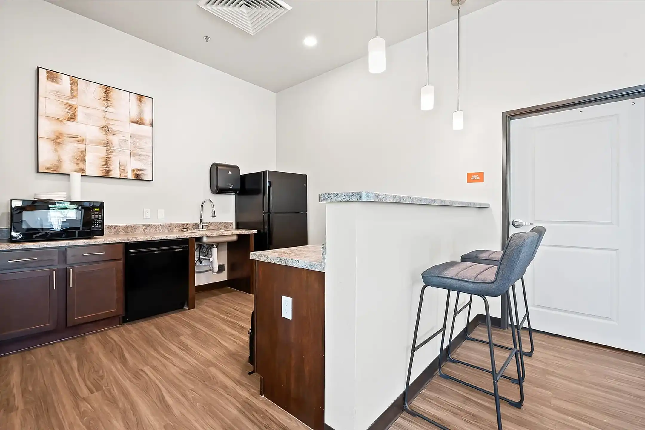 Lynne Village Apartments 6055 S 11th Ave Phoenix, AZ