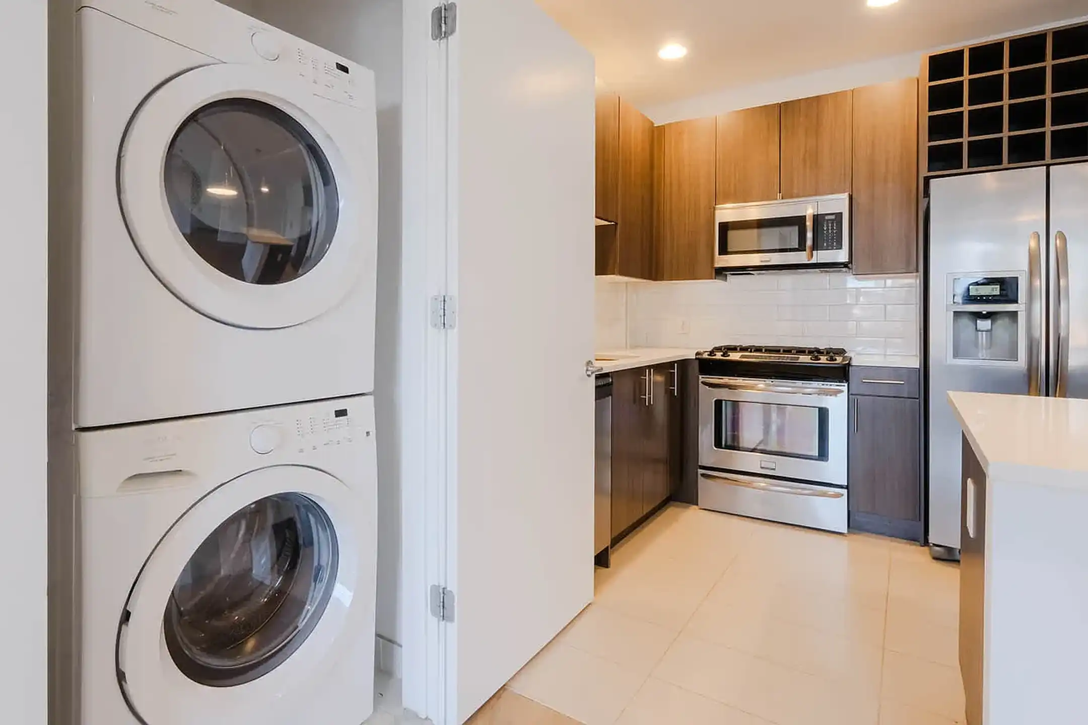 【st】 Shieldon Scythe XL DC01P Folding Knife Black Titanium Handle S35VN