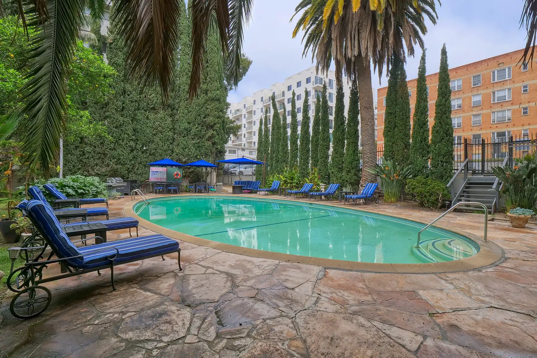 The Fontenoy - 1811 Whitley Ave - Los Angeles, CA | Rent.