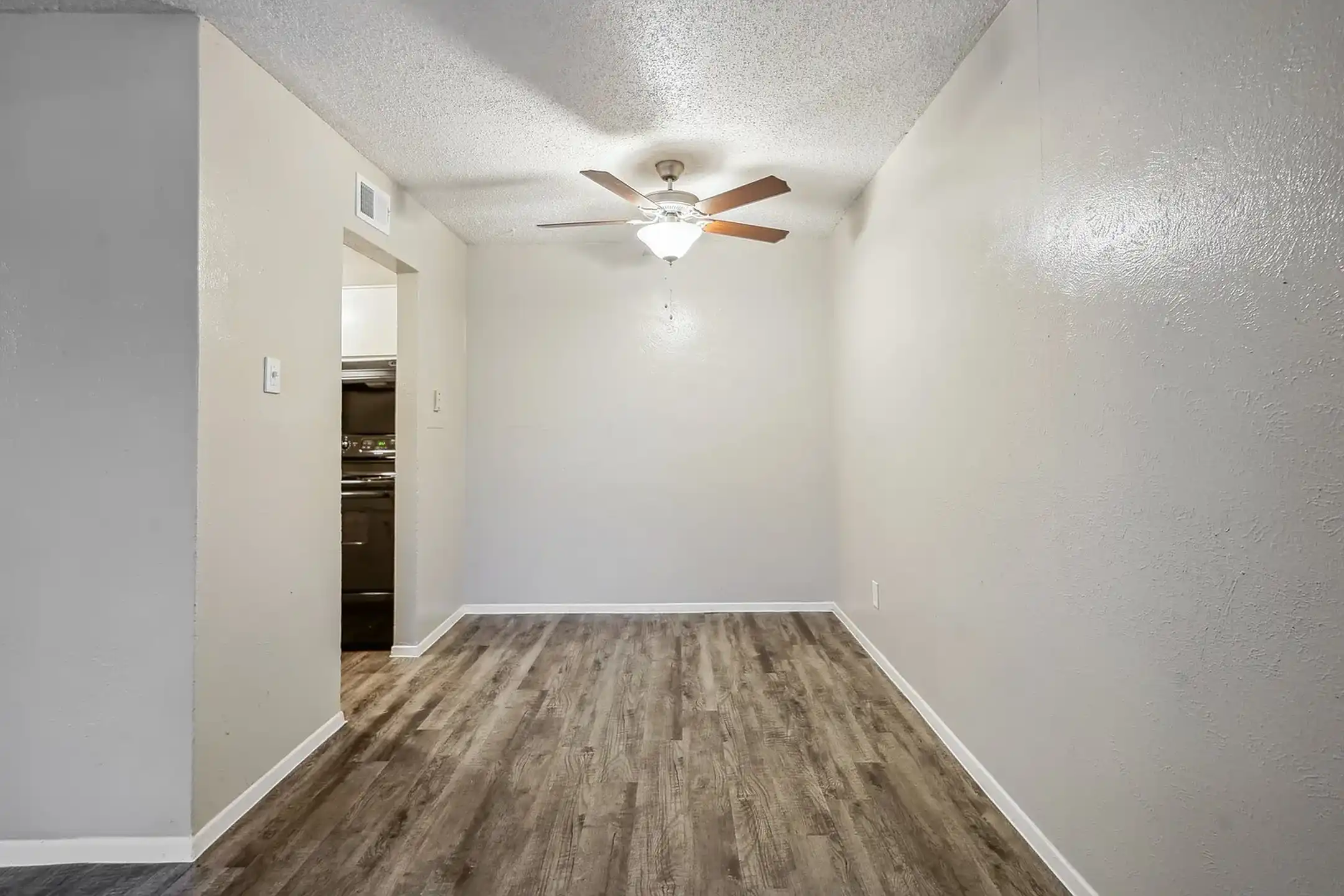 El Morocco - 3201 Finley Rd - Irving, TX | Rent.