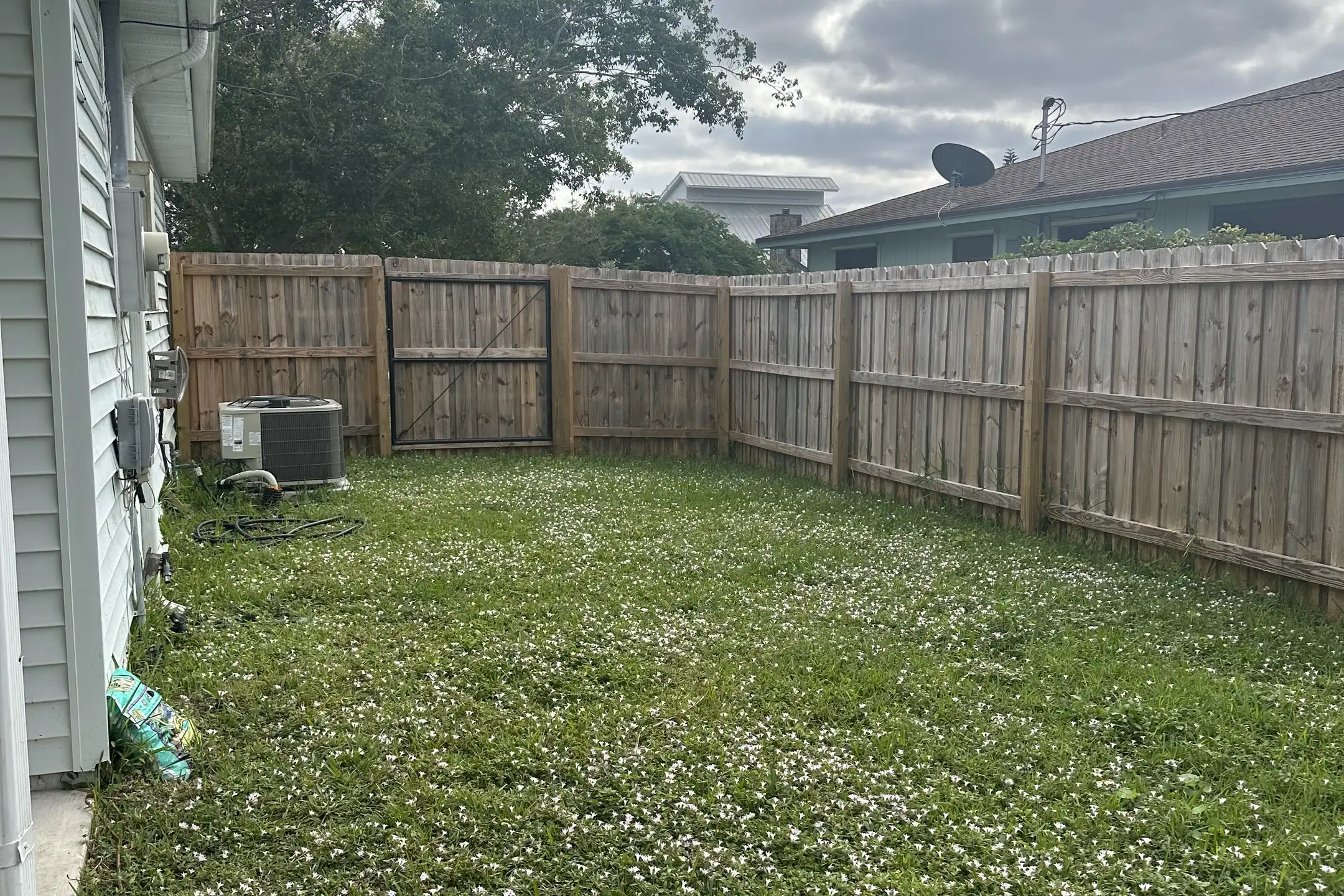 2561 SE Victory Ave Port Saint Lucie, FL