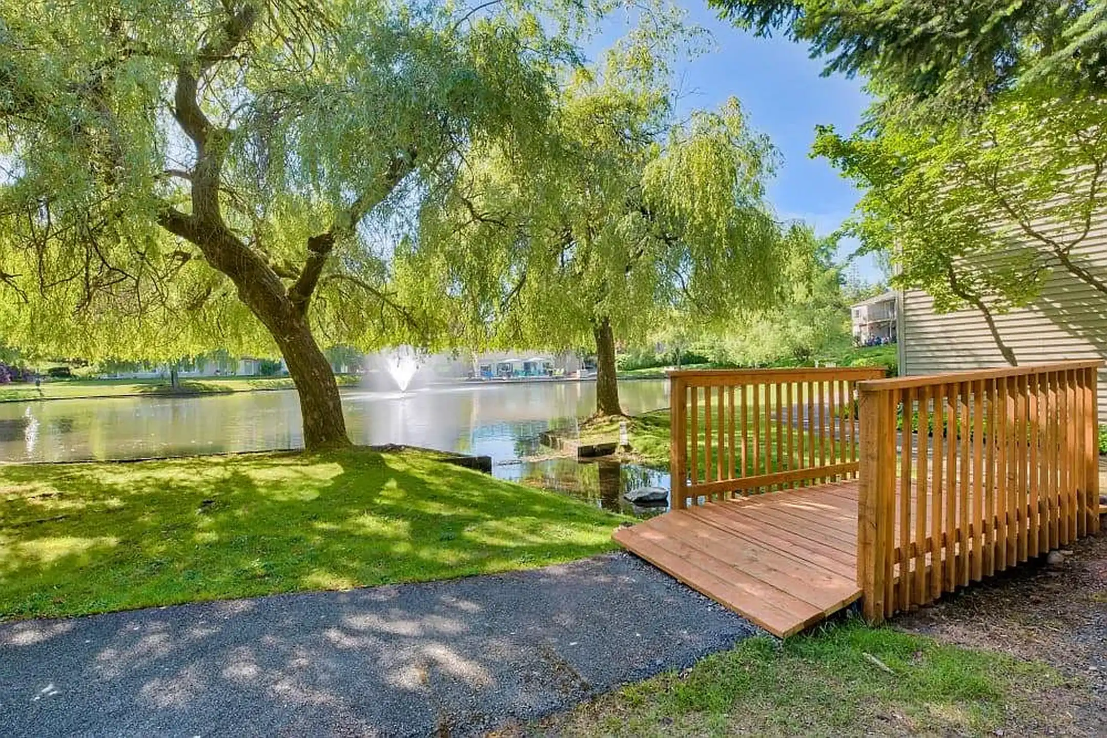 Lakeside Landing Apartments - 1414 S Mildred St - Tacoma, WA | Rent.