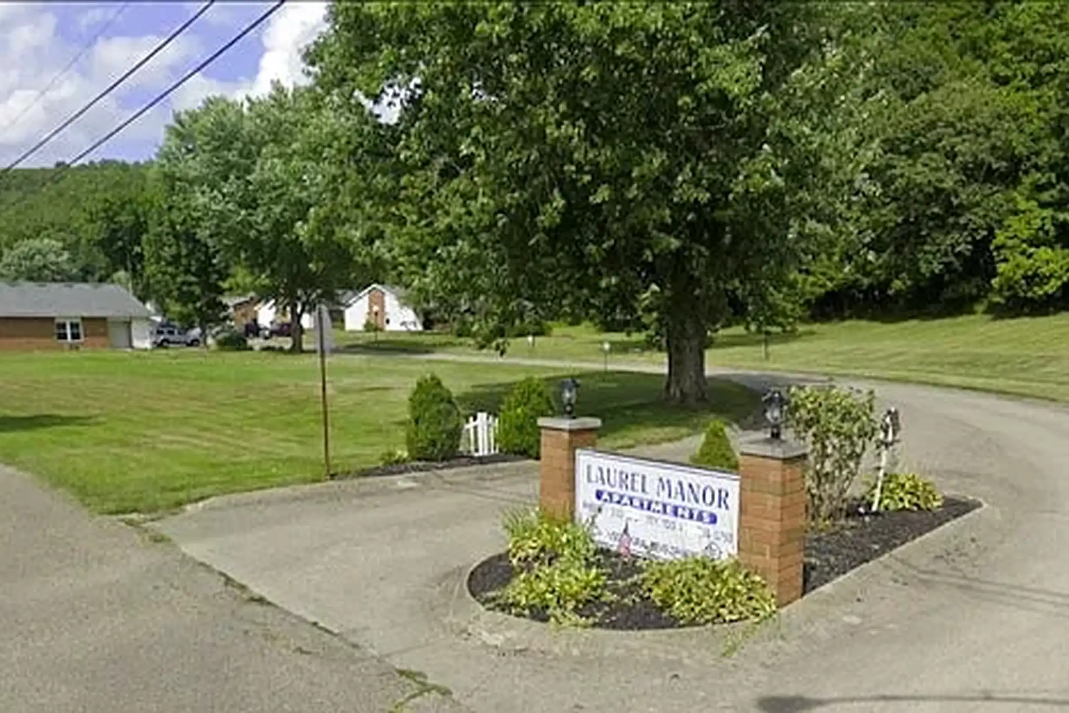 Laurel Manor - 16160 Water St - Laurelville, OH | Rent.