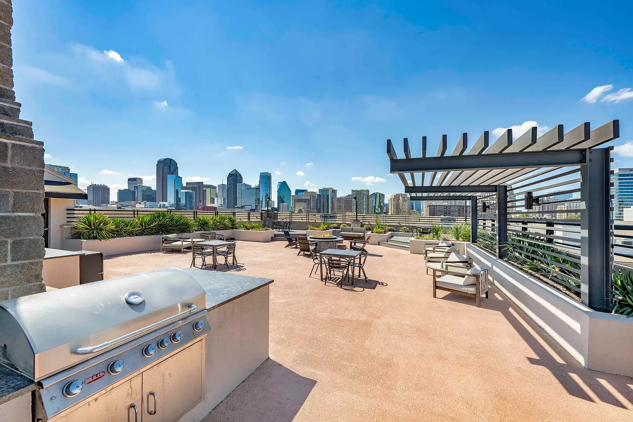 MAA Heights - 3015 State St - Dallas, TX | Rent.