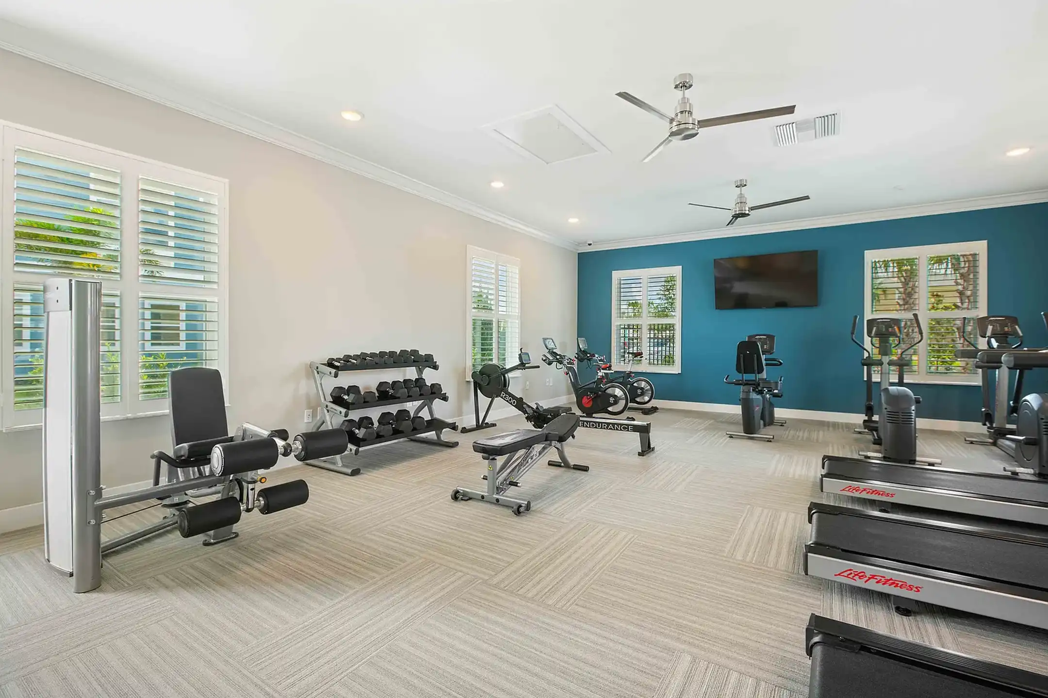 The Oaks on the Lake Upscale 55+ Apartments 145 Town Center Blvd