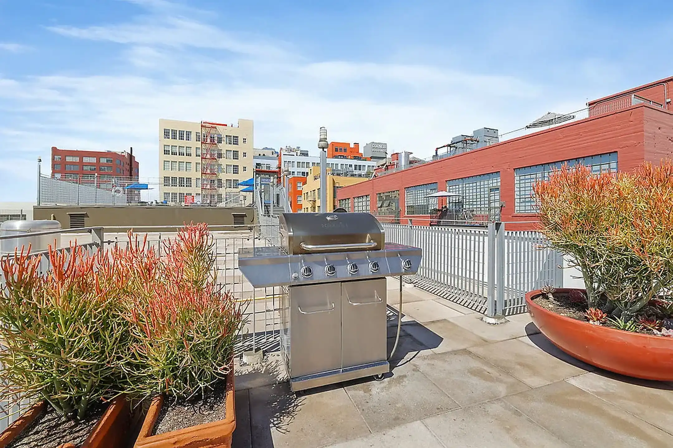 Santee Court - 716 S Los Angeles St - Los Angeles, CA | Rent.