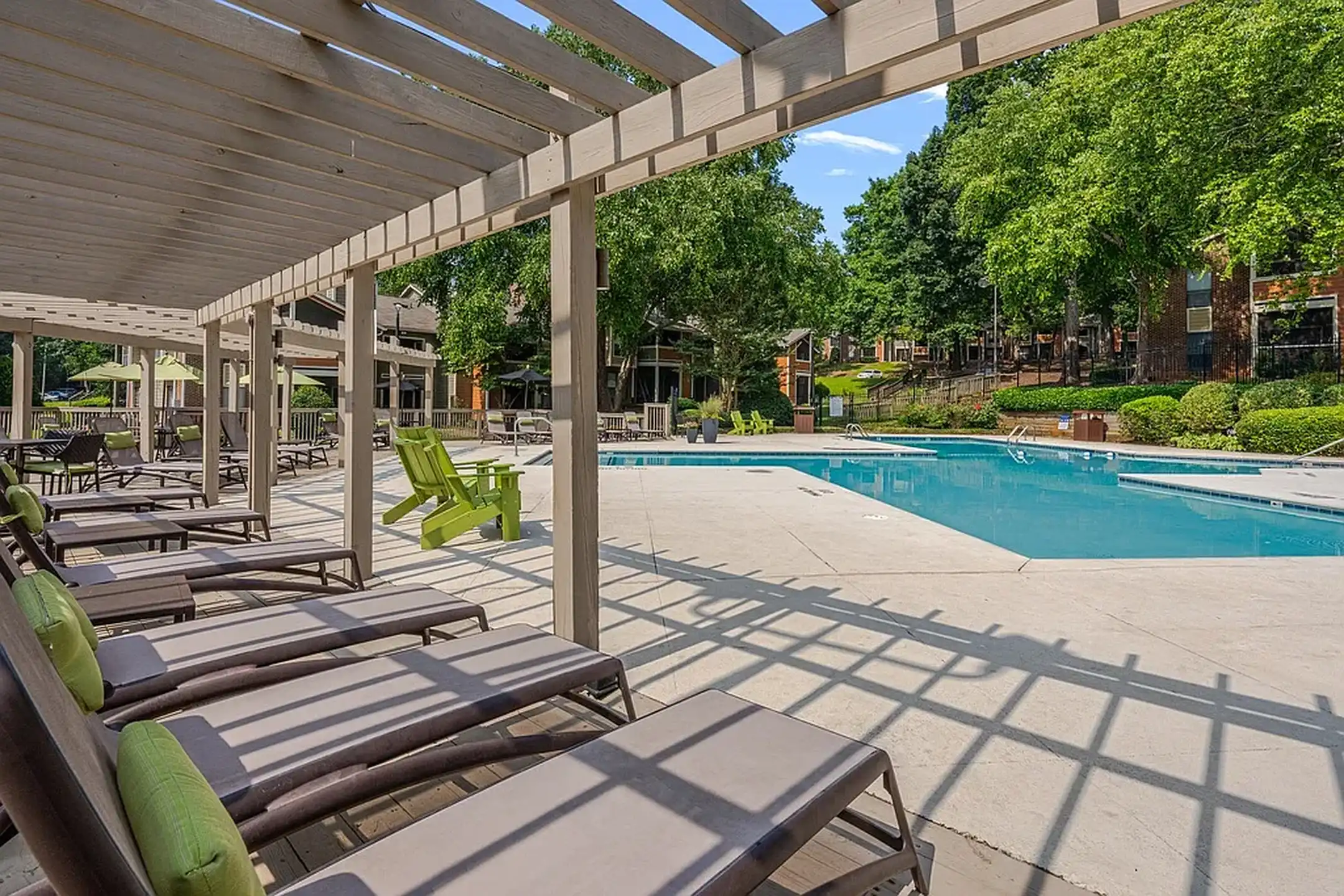 The Retreat at Lake Johnson Apartments - 3201 Walnut Creek Pkwy ...