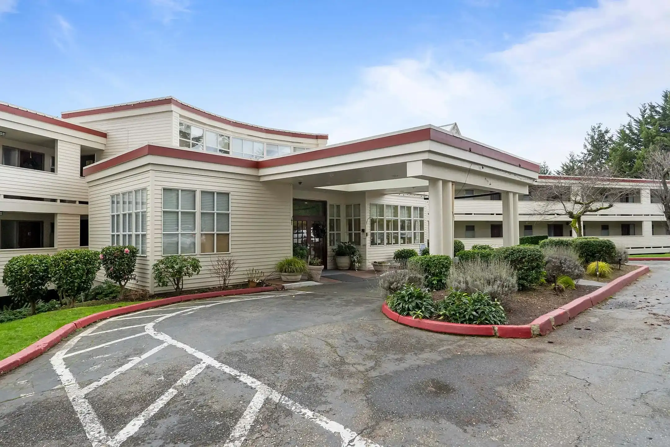 The Meydenbauer 10022 Meydenbauer Way SE Bellevue, WA