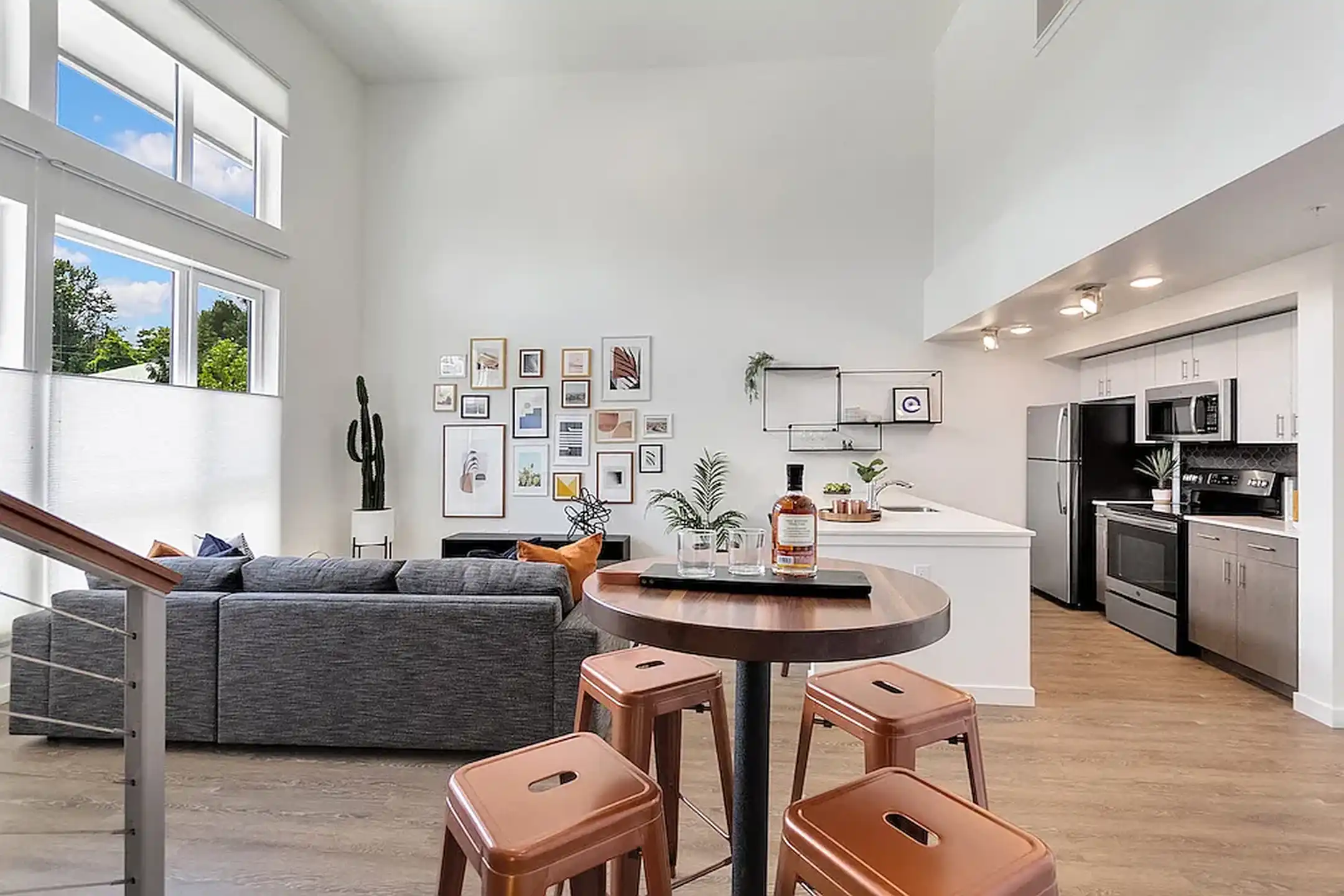 Vale - 995 7th Ave NW - Issaquah, WA | Rent.