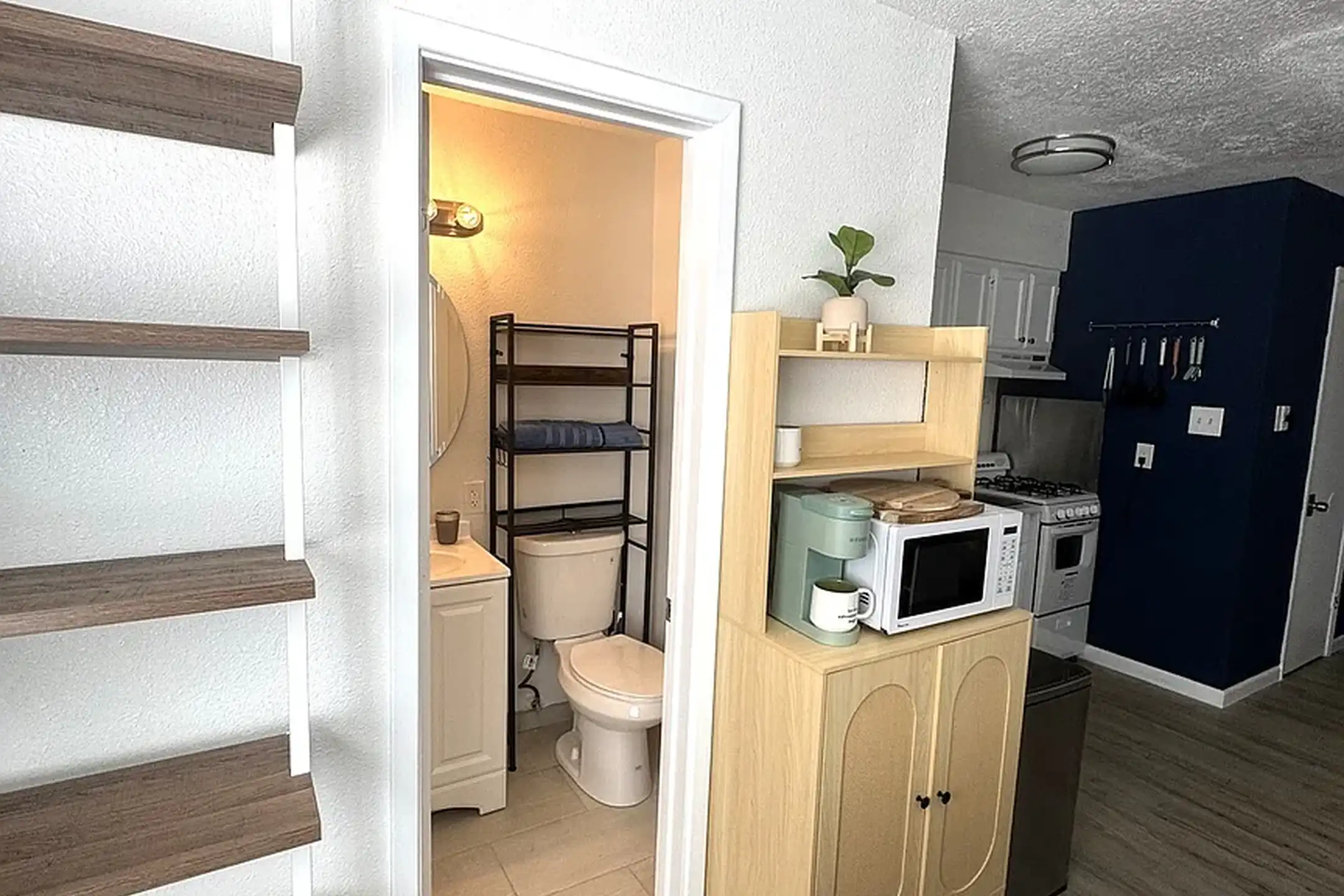 Amber Sky Apartments - 2306 Garfield Ave SE - Albuquerque, NM | Rent.