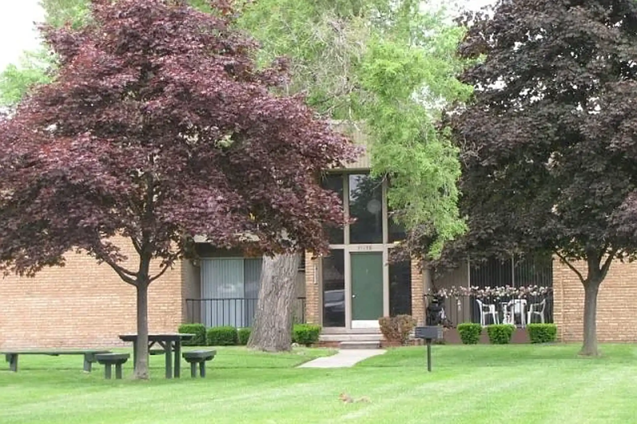 Madison Park Apartments 31430 John R Rd Madison Heights, MI