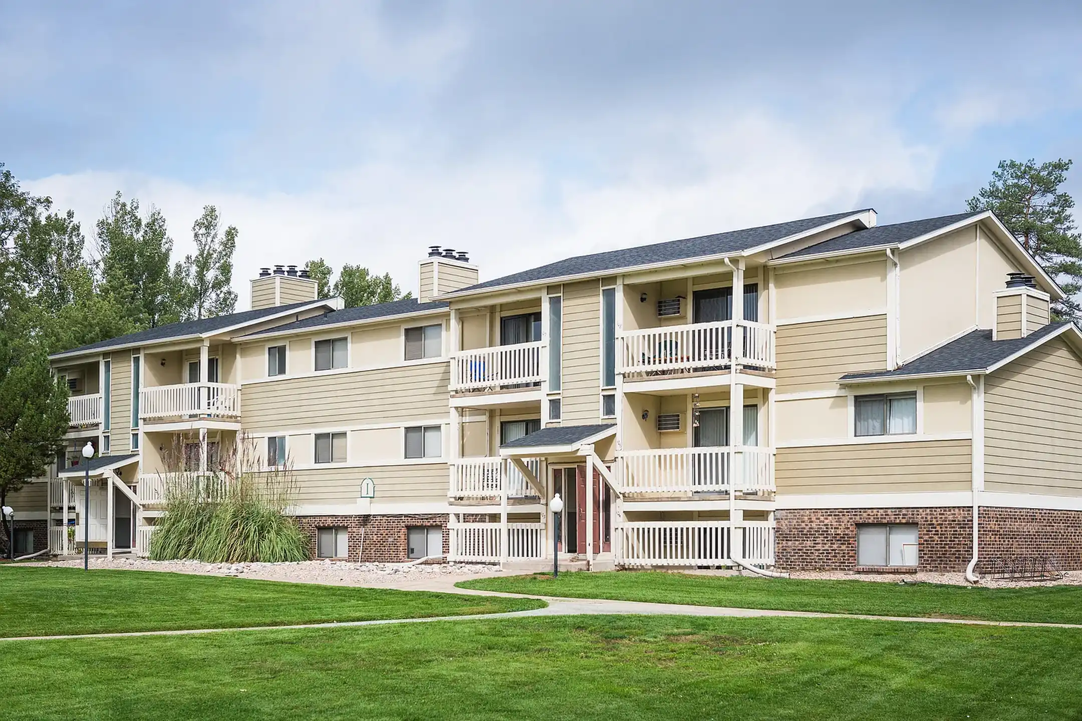 Village Gardens Apartments 1025 Oxford Ln Fort Collins, CO