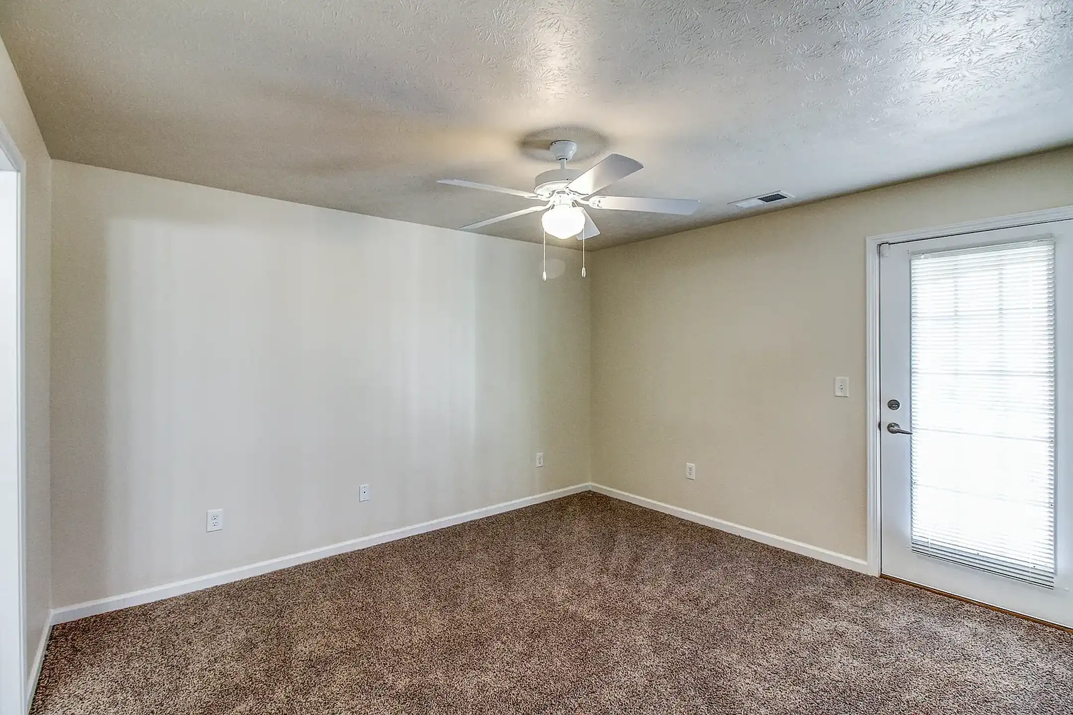 Appleton Apartments - 8600 Leighton Ave - Lincoln, NE | Rent.