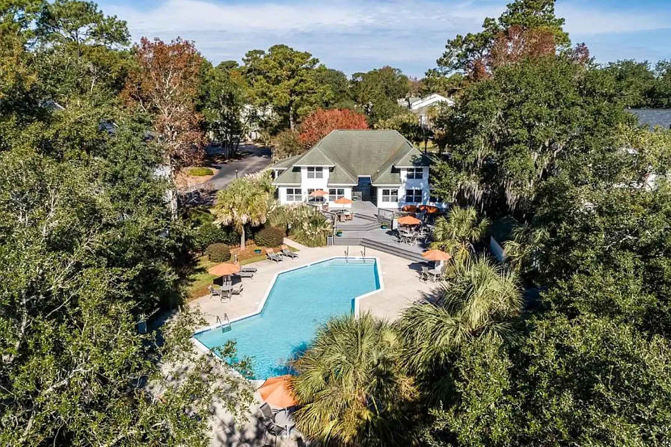 The Watch on Shem Creek 997 Johnnie Dodds Blvd Mount