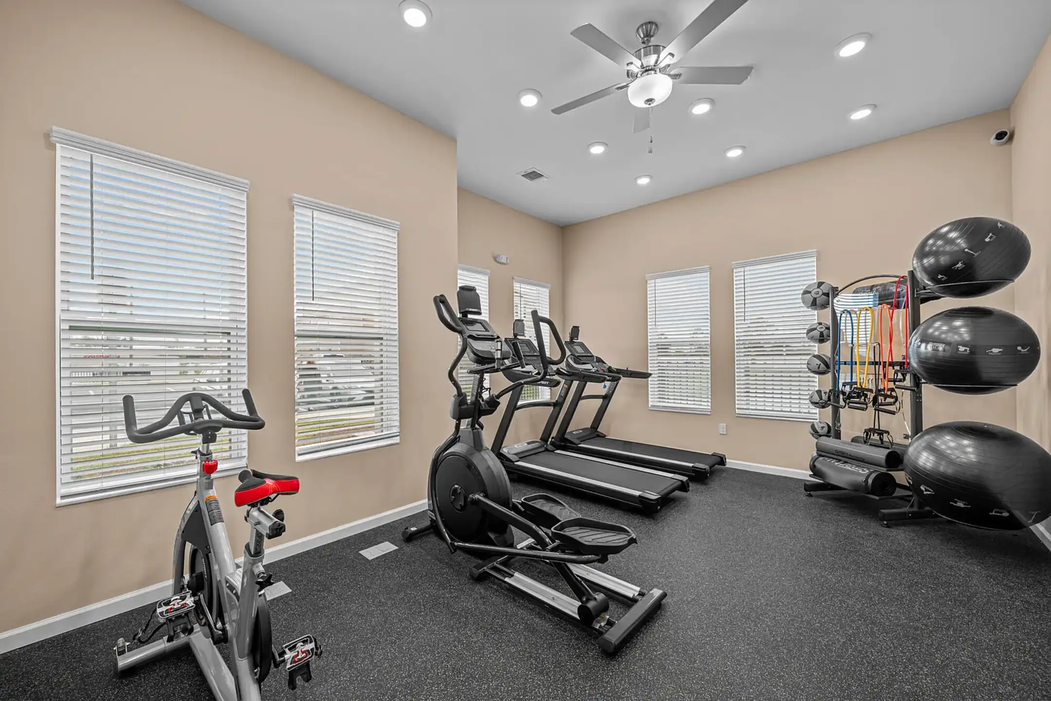 L’Appartement AMERICANA N/S Fooded P/O Americana Apartments | Vanderbilt University | Off-Campus