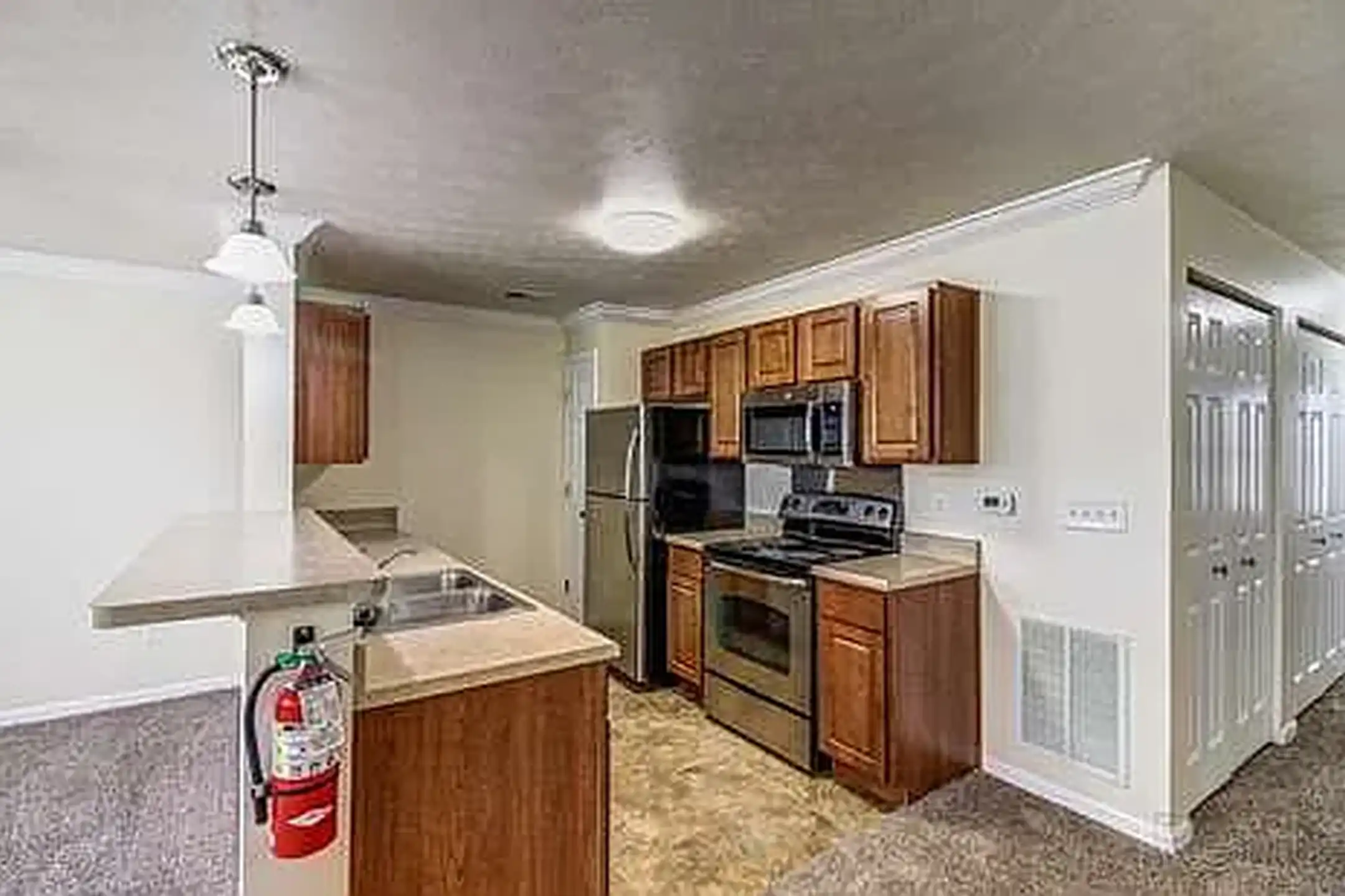 Appleton Apartments - 8600 Leighton Ave - Lincoln, NE | Rent.