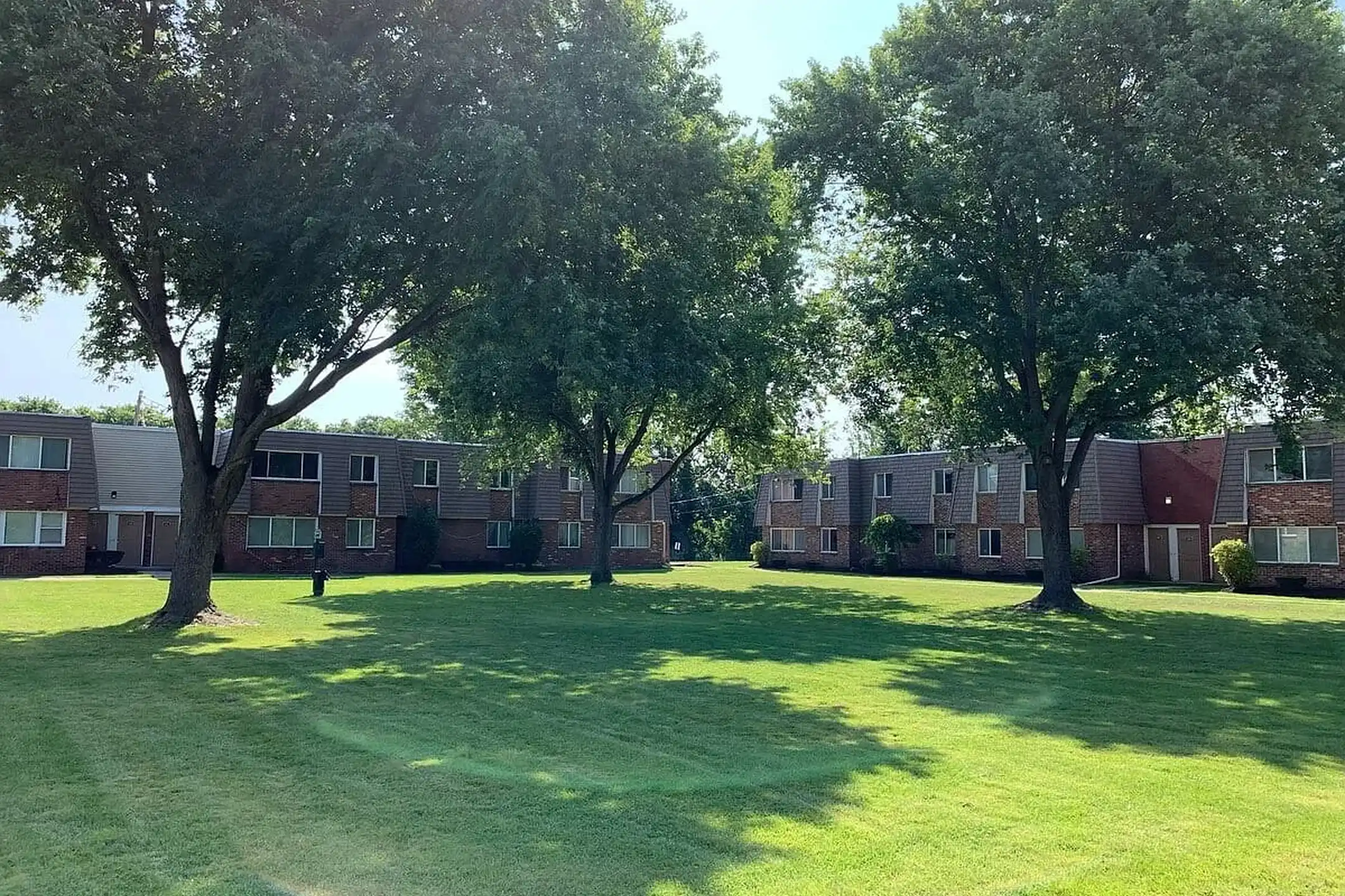 Royal Park Apartments - 8521 Porter Rd - Niagara Falls, NY | Rent.