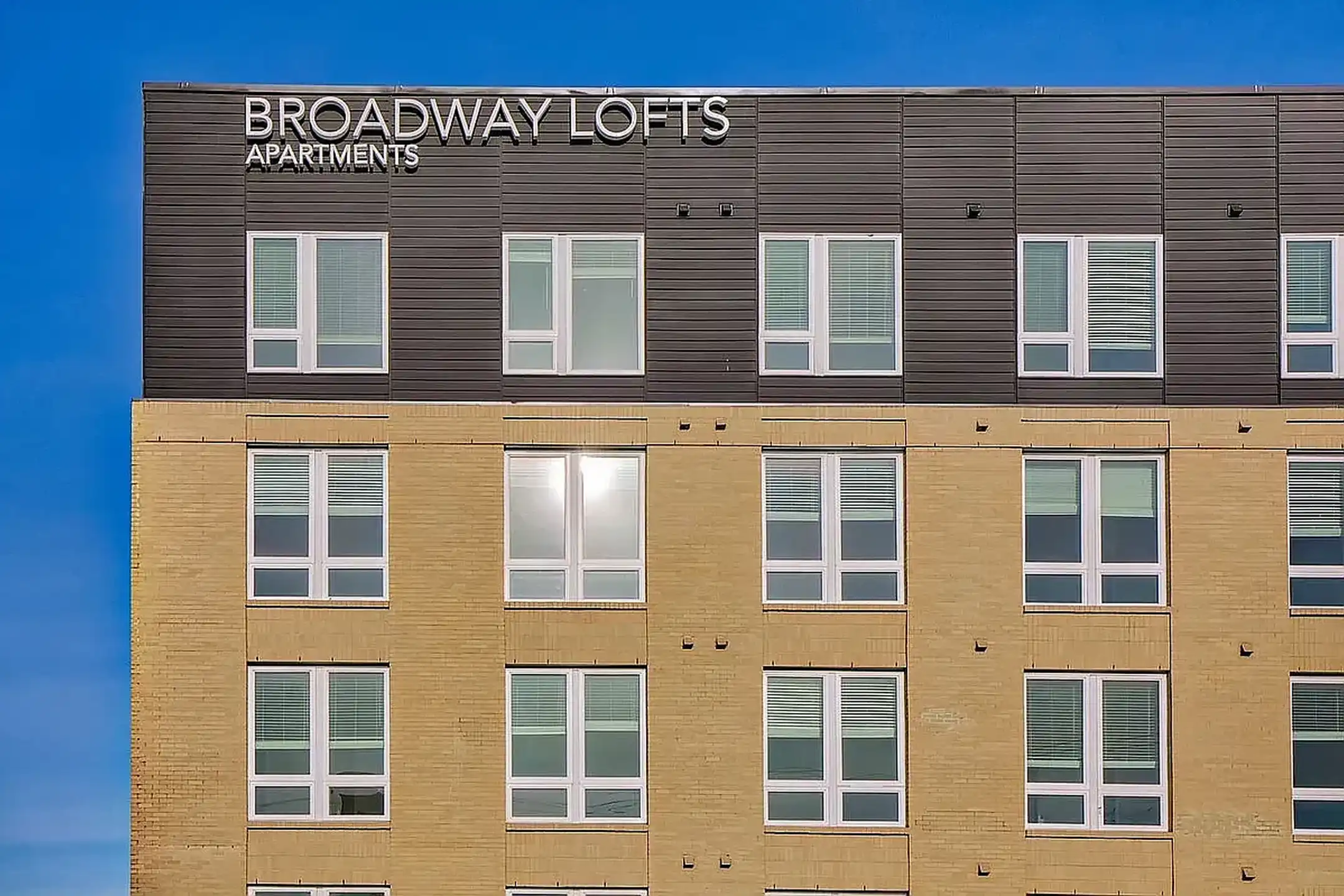 Broadway Lofts - 30 Bond St - Green Bay, WI | Rent.