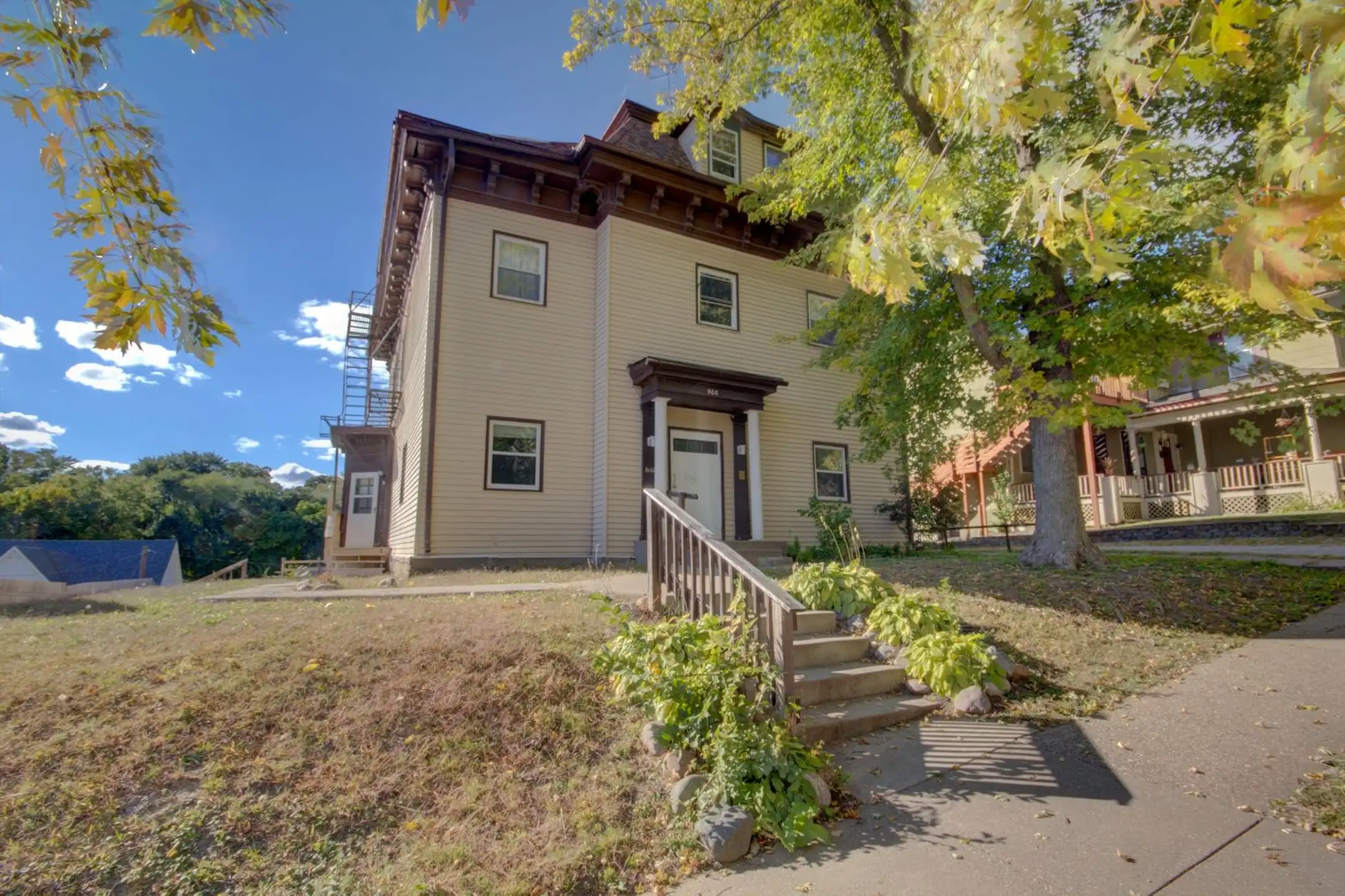 908 Bridge Ave unit Apt Davenport, IA