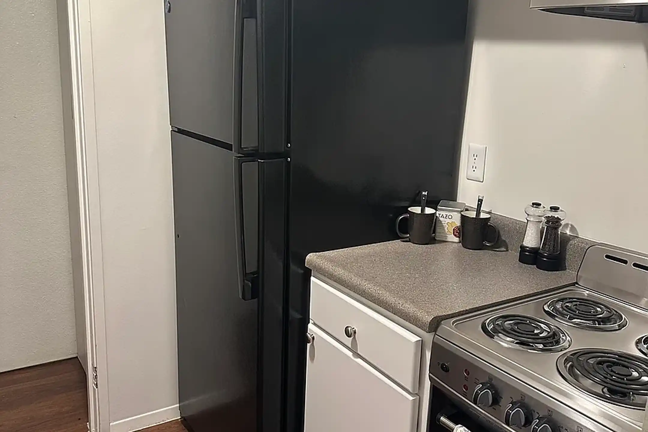 Willow Lake Apartments - 6002 NW Prairie View Rd - Kansas City, MO | Rent.