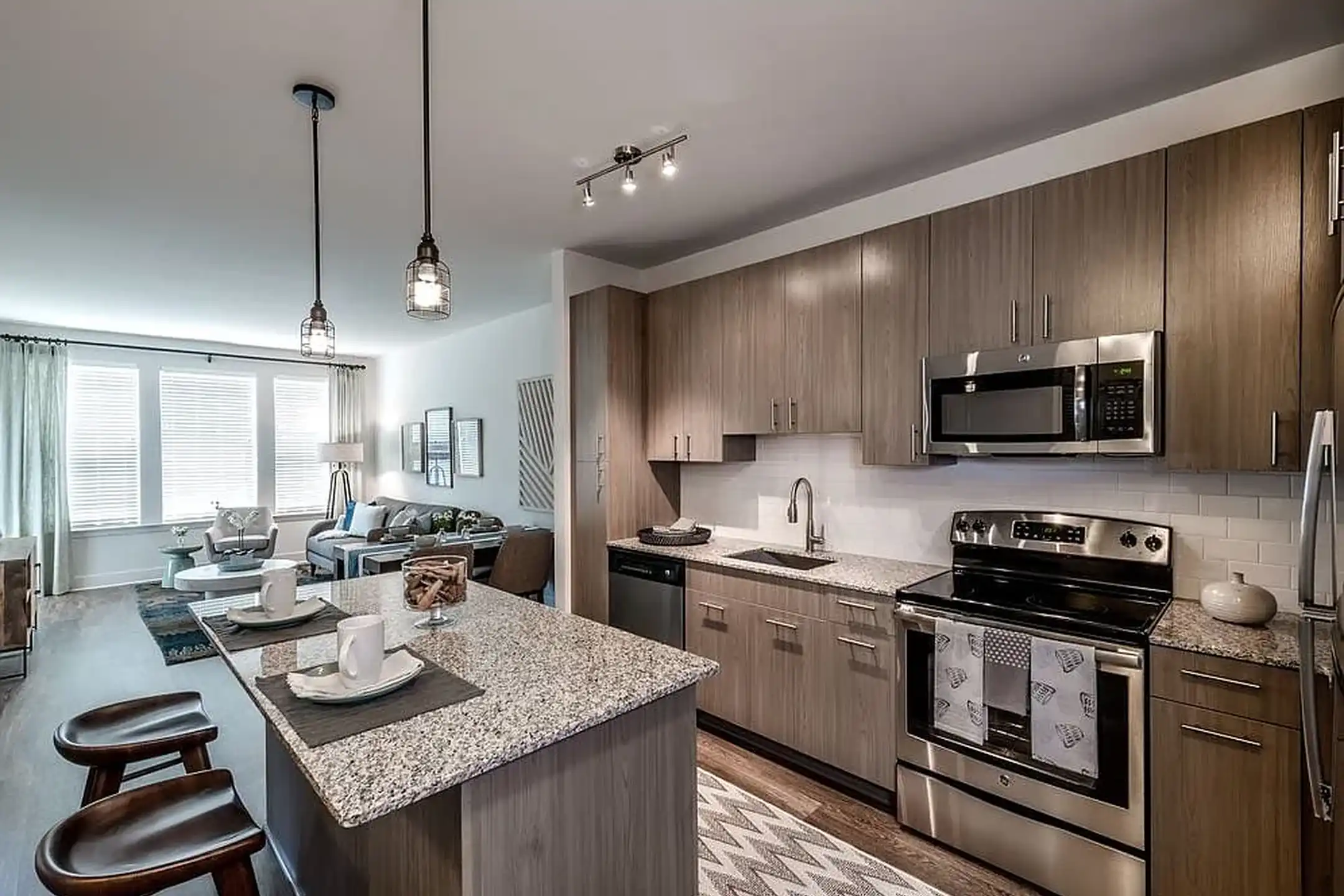 Avalon Arundel Crossing - 820 Concorde Cir - Linthicum Heights, MD